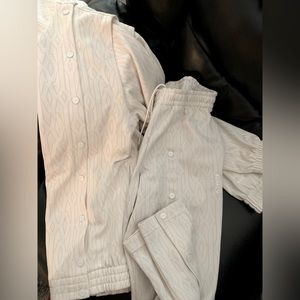 - Ivy Park jogging set